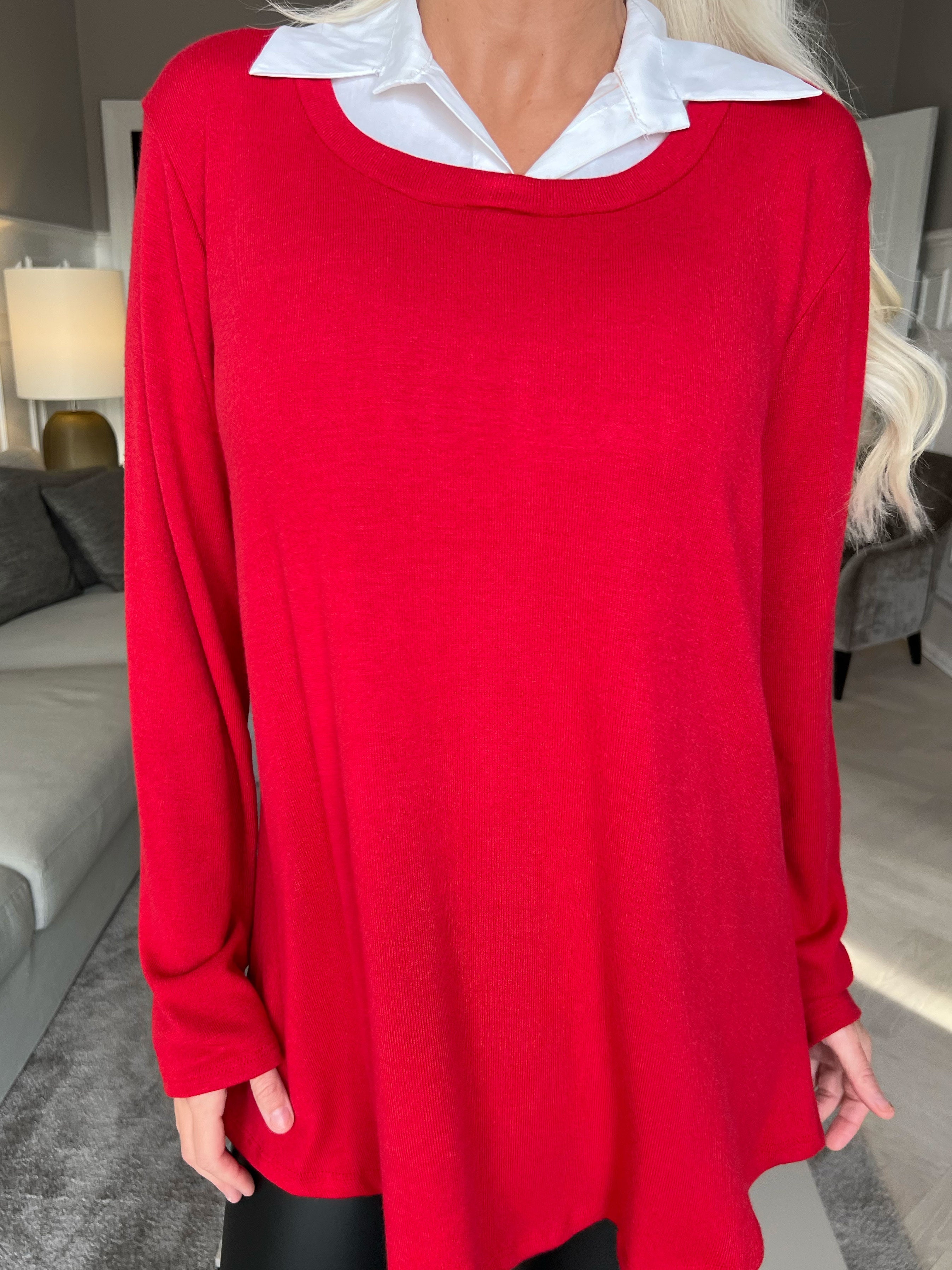 Rita - Härlig mjuk blus med vit skjortkrage